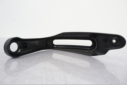 Snett nerifrån på Handskydd från en BMW R 1300 GS -2024 motorcykel.