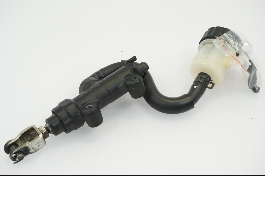 Framsidan på Bromshuvudcylinder från en Kawasaki ZX-10R -2008 motorcykel.