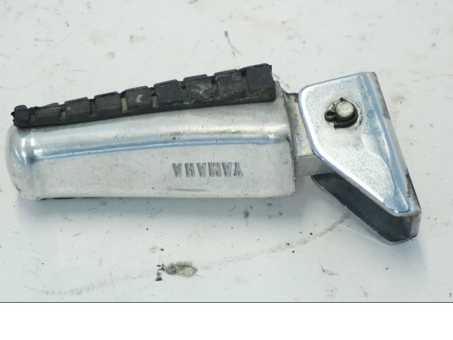 Höger sida på Fotpinne från en Yamaha XV 535 -1995 motorcykel.