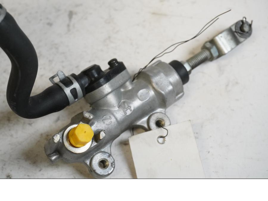 Höger sida på Bromshuvudcylinder från en Suzuki GSX-R 1000 -2003 motorcykel.