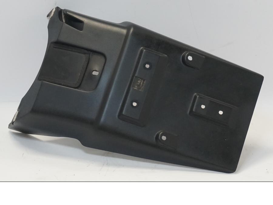 Baksidan på Bakskärm från en BMW R 1150 RS -2004 motorcykel.