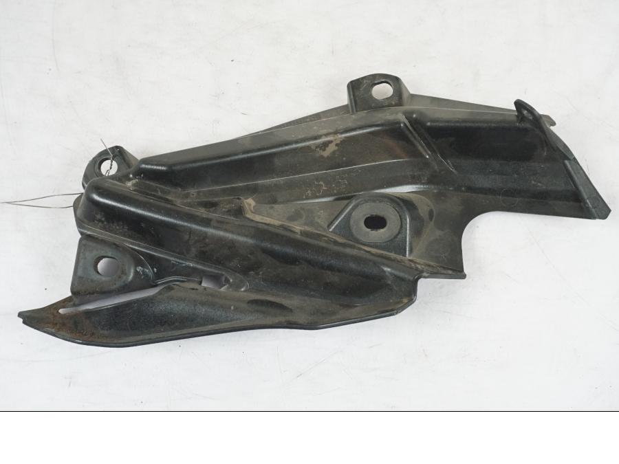 Vänster sida på Sidkåpa från en Kawasaki Z 900 -2019 motorcykel.