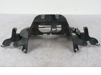 Vänster sida på Instrumentpanelsfäste från en BMW K 1600 GTL -2015 motorcykel.