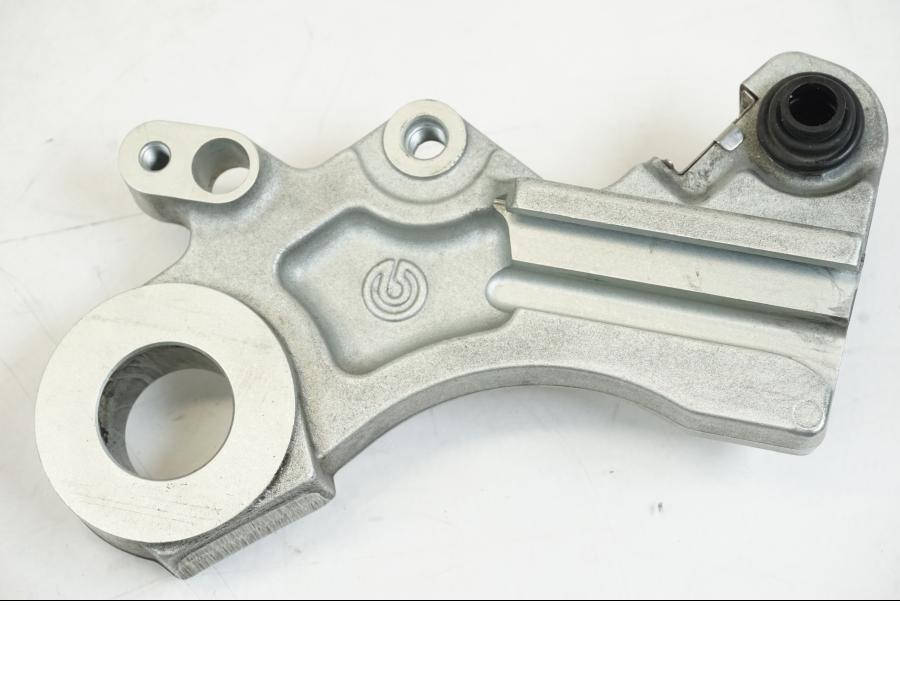 Framsidan på Bromsoksfäste från en Husqvarna 701 Supermoto -2020 motorcykel.