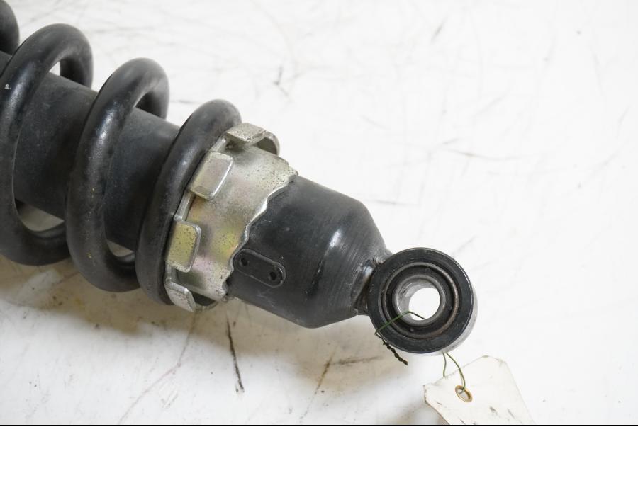 Vänster sida på Stötdämpare från en Kawasaki VN 900 -2008 motorcykel.