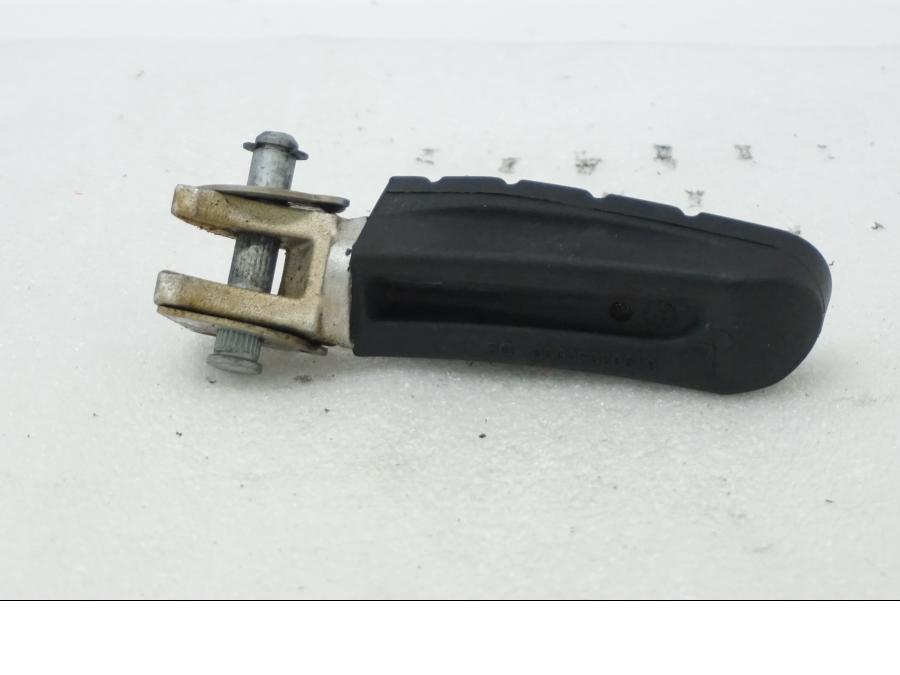 Baksidan på Fotpinne från en KTM 1290 Super Adventure R -2021 motorcykel.