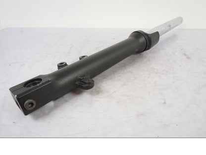 Framsidan på Gaffelben från en Kawasaki ER-6N -2008 motorcykel.