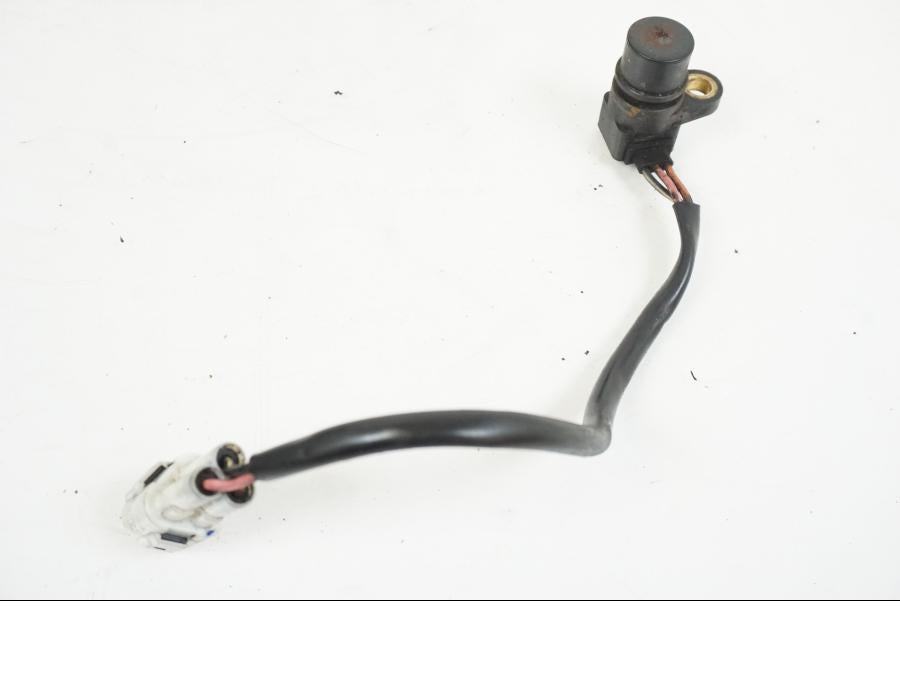 Baksidan på Vevaxelsensor från en Yamaha XVS 1100 -2004 motorcykel.