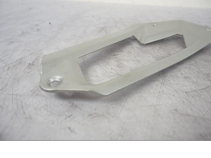 Höger sida på Fotpinnehälskydd från en Kawasaki Z 800 -2014 motorcykel.