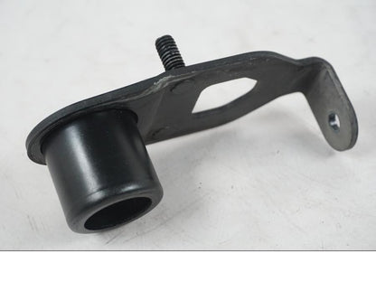 Vänster sida på Tändningslåsfäste från en H-D Softail FXCW Rocker -2008 motorcykel.