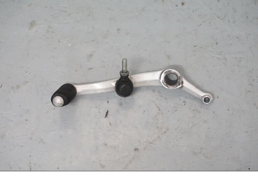 Framsidan på Växelpedal från en Yamaha YZF 1000 R1 -2017 motorcykel.