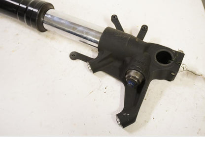 Baksidan på Gaffelben från en Suzuki GSX-R 750 -2009 motorcykel.