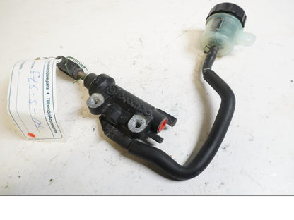 Framsidan på Bromshuvudcylinder från en Yamaha FZ-6 -2005 motorcykel.