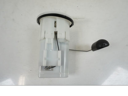 Framsidan på Bensinpump insprut från en Yamaha MT-10 -2022 motorcykel.