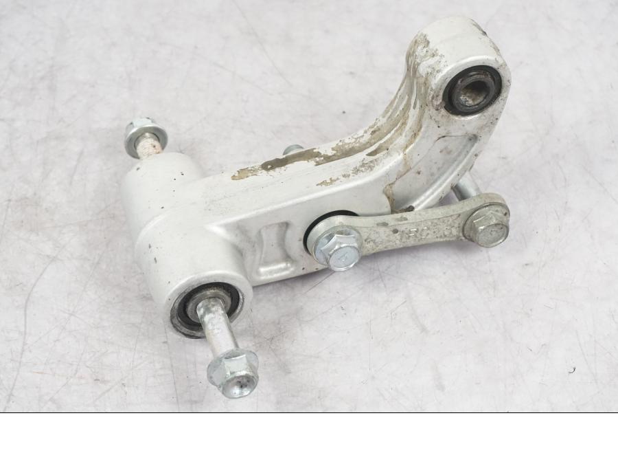 Framsidan på Stötdämparlänkage från en Yamaha MT-09 -2016 motorcykel.