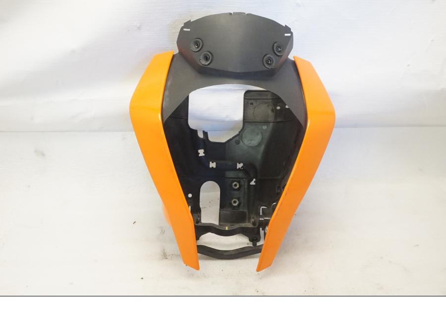 Framsidan på Strålkastarhus från en KTM 125 Duke -2015 motorcykel.