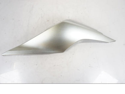 Baksidan på Bakvinge från en Honda VFR 1200 -2010 motorcykel.