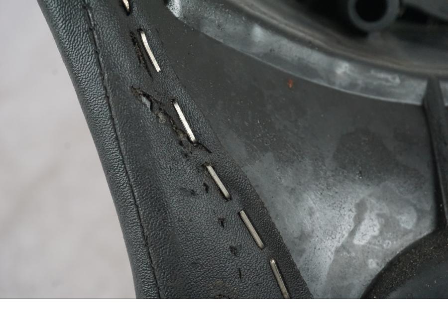 Extrabild4 på Sadel från en Buell 1125 R -2008 motorcykel.