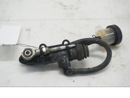 Baksidan på Bromshuvudcylinder från en KTM 690 SMCR -2016 motorcykel.