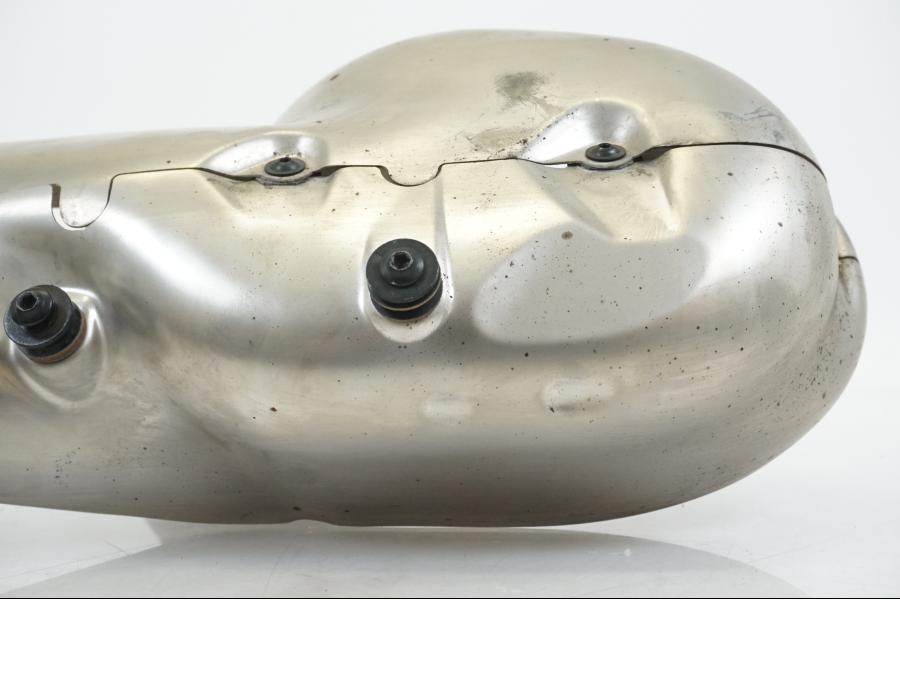 Vänster sida på Värmeskydd från en Ducati Streetfighter V4 -2020 motorcykel.