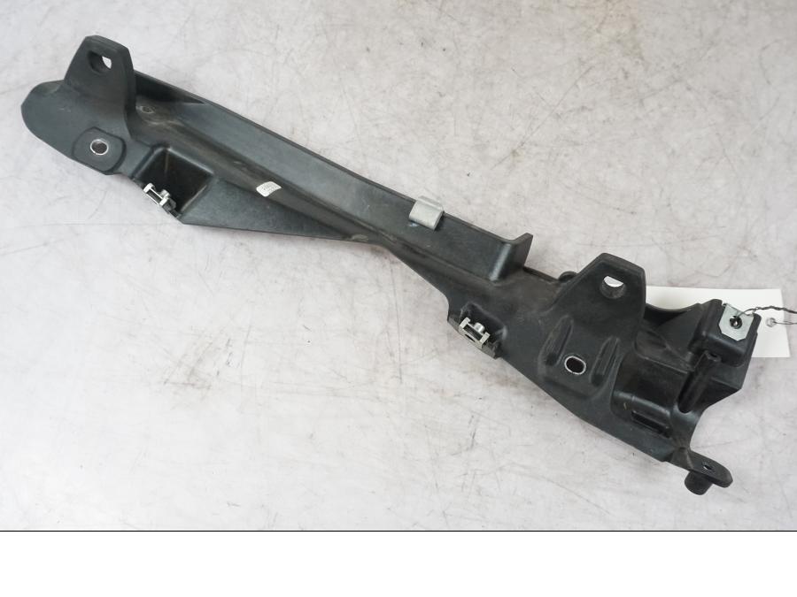 Höger sida på Sidoväskhållare från en BMW K 1600 GTL -2015 motorcykel.