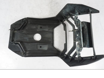 Vänster sida på Hasplåt från en KTM 390 Duke -2018 motorcykel.