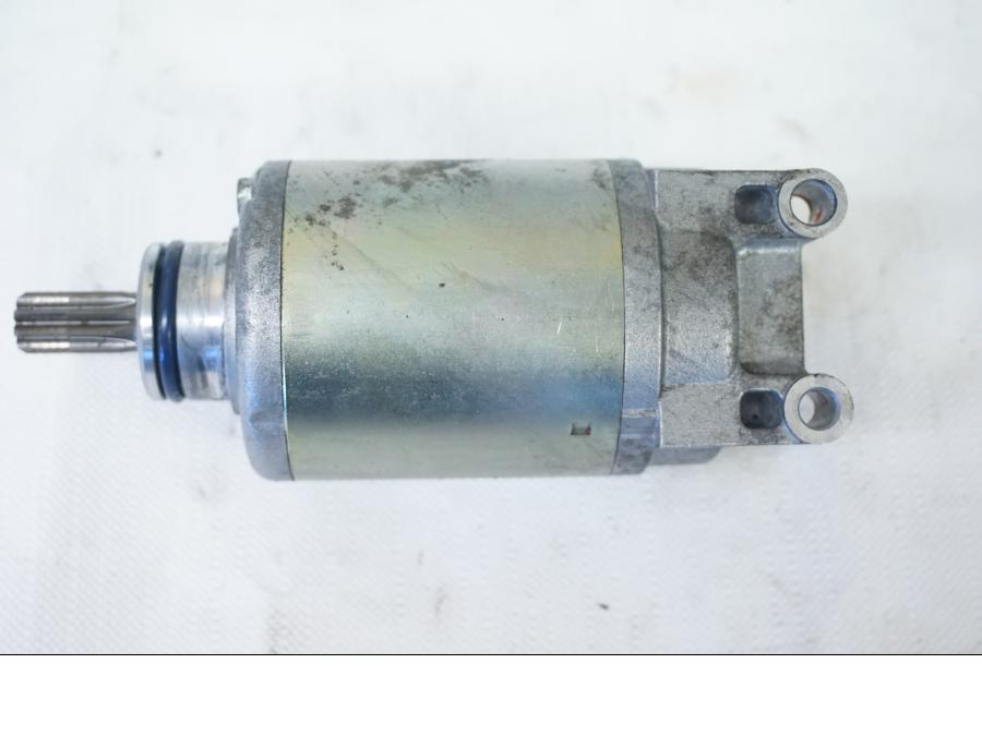 Baksidan på Startmotor från en Ducati 899 Panigale -2015 motorcykel.