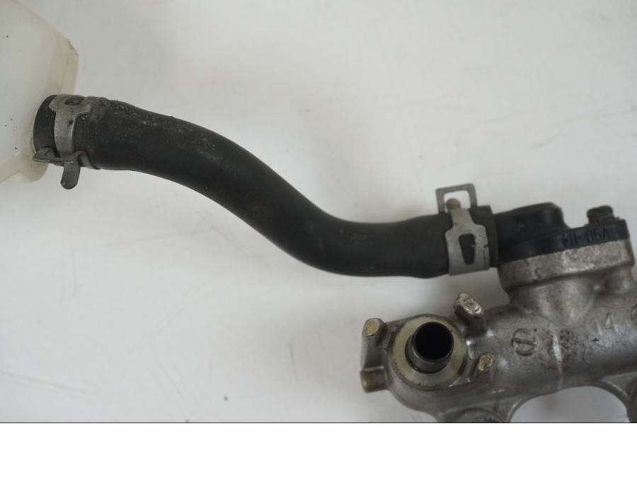 Extrabild1 på Bromshuvudcylinder från en Suzuki GSX-R 1000 -2003 motorcykel.