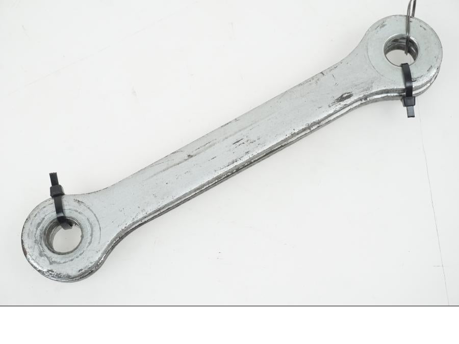 Höger sida på Länkarm från en Yamaha XJ 900 -1997 motorcykel.