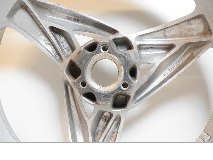 Extrabild1 på Fälg från en BMW F 650 CS -2002 motorcykel.