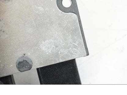 Snett uppifrån på Likriktare från en Honda CB 600 F -2008 motorcykel.