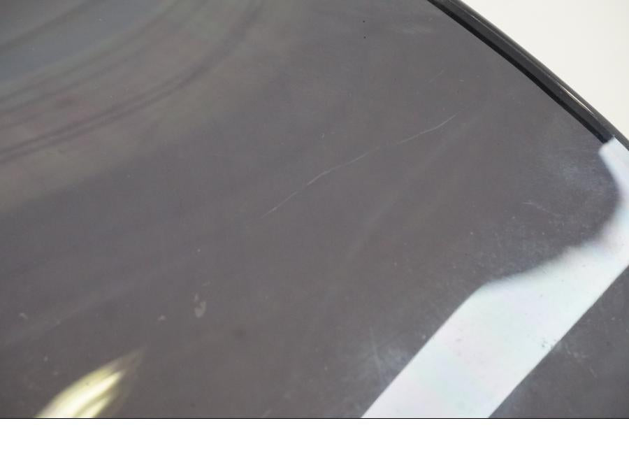 Baksidan på Vindruta från en Honda CB 750 -2002 motorcykel.