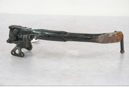 Snett uppifrån på Sidostöd från en Suzuki SV 650 -1999 motorcykel.