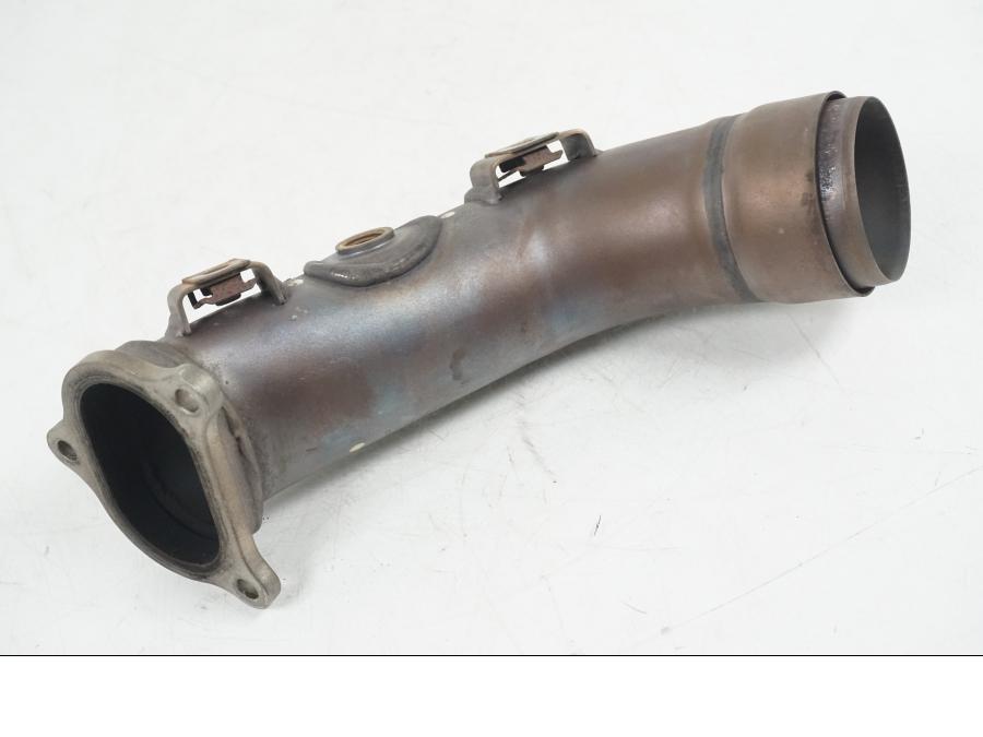 Höger sida på Grenrör från en Ducati Hyperstrada -2013 motorcykel.