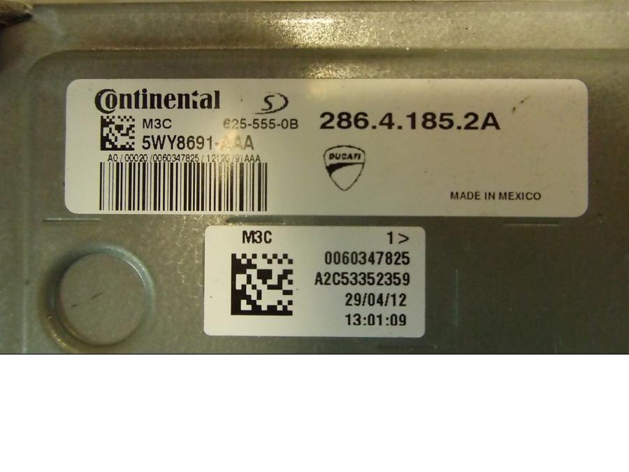 Höger sida på CDI / ECU från en Ducati Monster 1100 EVO ABS -2012 motorcykel.