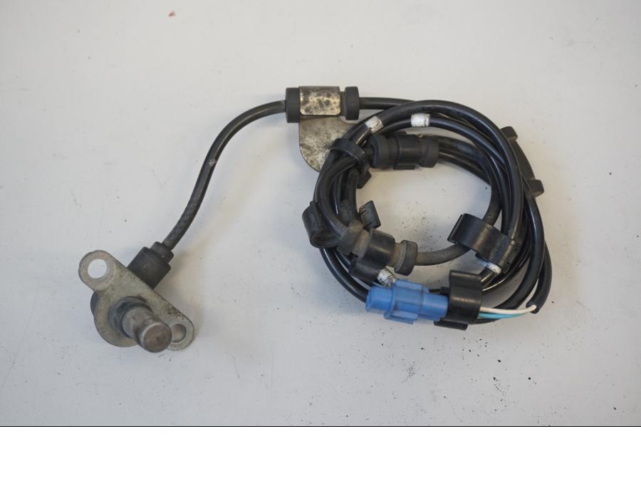 Framsidan på ABS givare från en Suzuki SFV 650 A Gladius -2012 motorcykel.