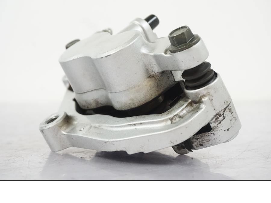 Höger sida på Bromsok från en Yamaha XVS 1100 -2004 motorcykel.