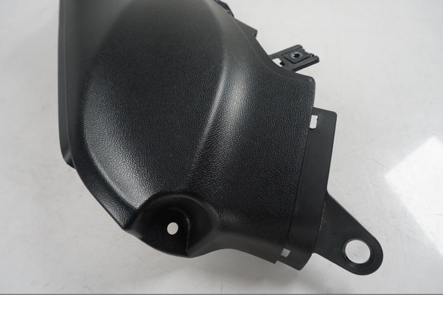 Höger sida på Tankkåpa från en Suzuki GSX 1300 R -2017 motorcykel.