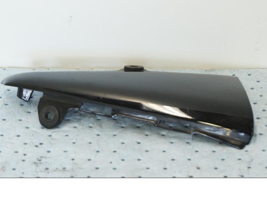 Baksidan på Bensintankskåpa från en Suzuki GSX 1300 BK -2008 motorcykel.