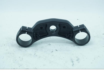 Höger sida på Gaffelkrona från en KTM 1190 Adventure -2014 motorcykel.