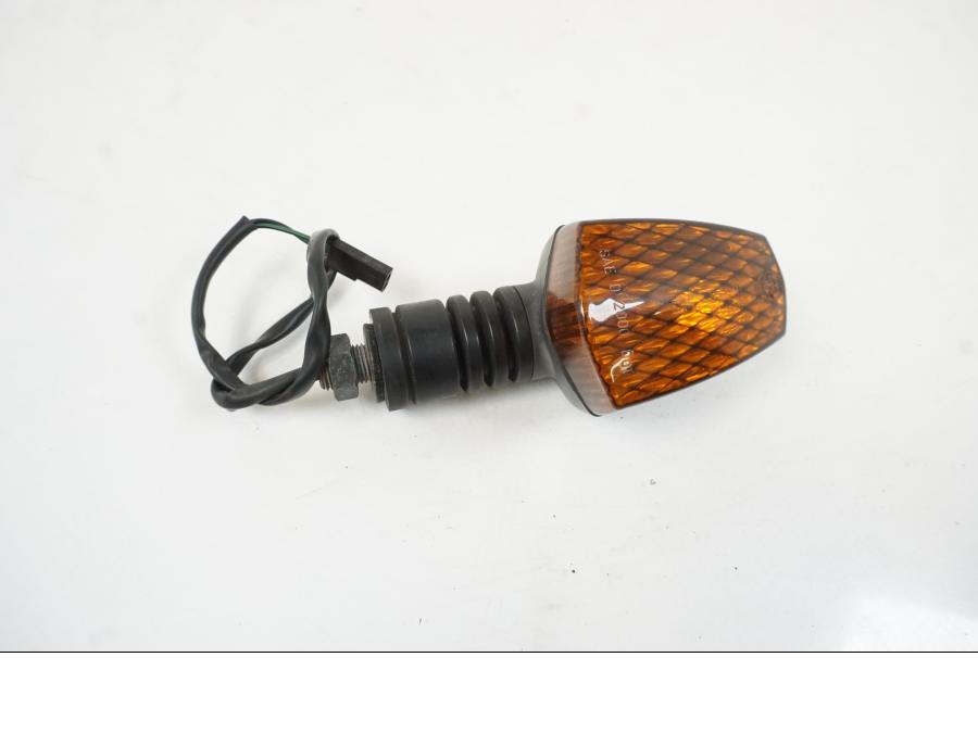 Framsidan på Blinkers från en Yamaha BT 1100 -2003 motorcykel.