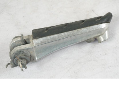 Baksidan på Fotpinne från en Honda CBR 1100 XX -1999 motorcykel.