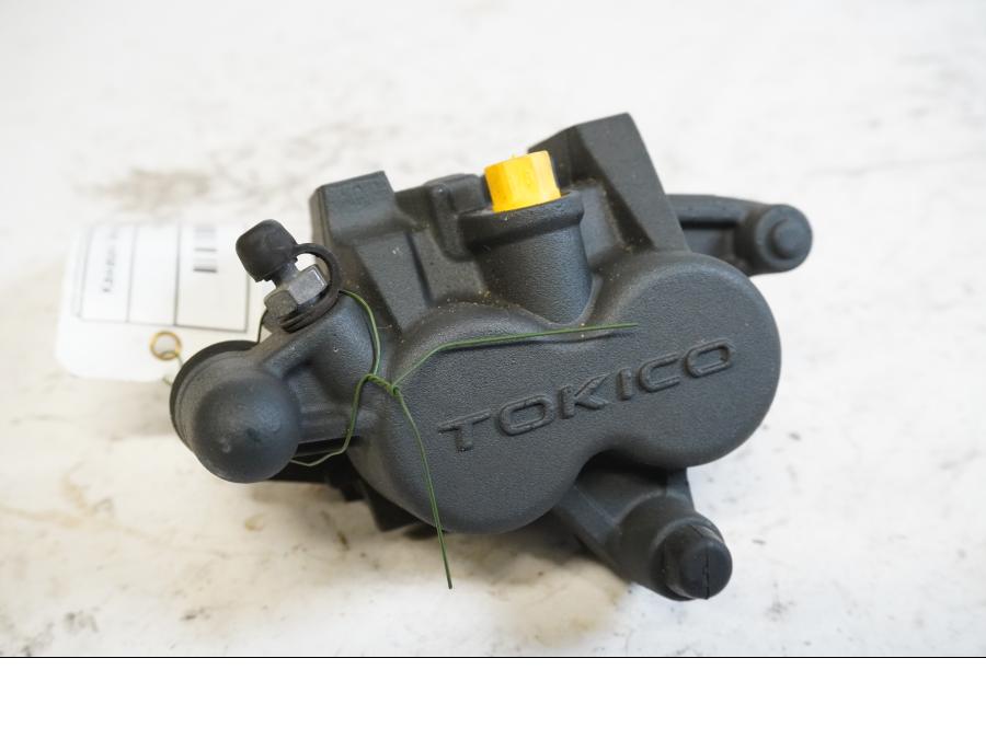 Framsidan på Bromsok från en Kawasaki Versys 650 -2009 motorcykel.