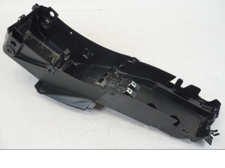 Framsidan på Undertail från en Yamaha YZF R7 -2022 motorcykel.