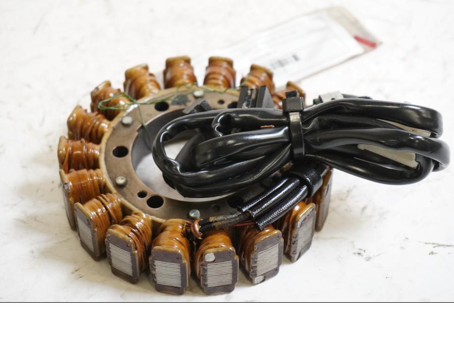 Framsidan på Generator från en Honda XL 600 V -1993 motorcykel.