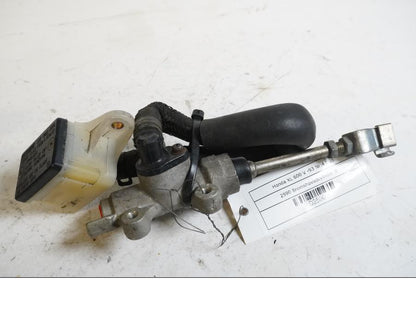 Framsidan på Bromshuvudcylinder från en Honda XL 600 V -1993 motorcykel.