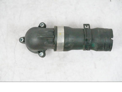 Höger sida på Vattenrör från en BMW K 1200 S -2005 motorcykel.