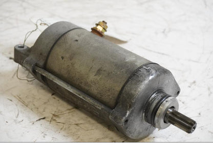 Framsidan på Startmotor från en Honda VTX 1800 -2002 motorcykel.