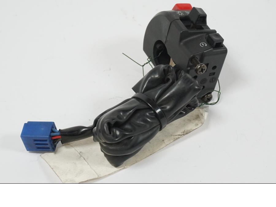 Höger sida på Styrelreglage från en Yamaha YZF 1000 R1 -2003 motorcykel.