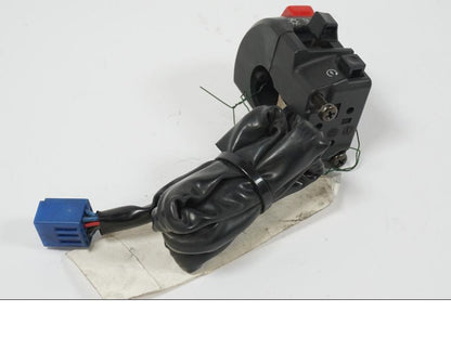 Höger sida på Styrelreglage från en Yamaha YZF 1000 R1 -2003 motorcykel.